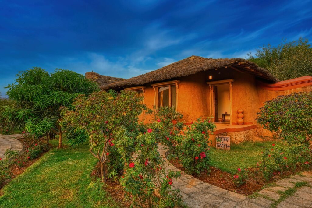 Neer (Mud Cottage with Indoor Pool)